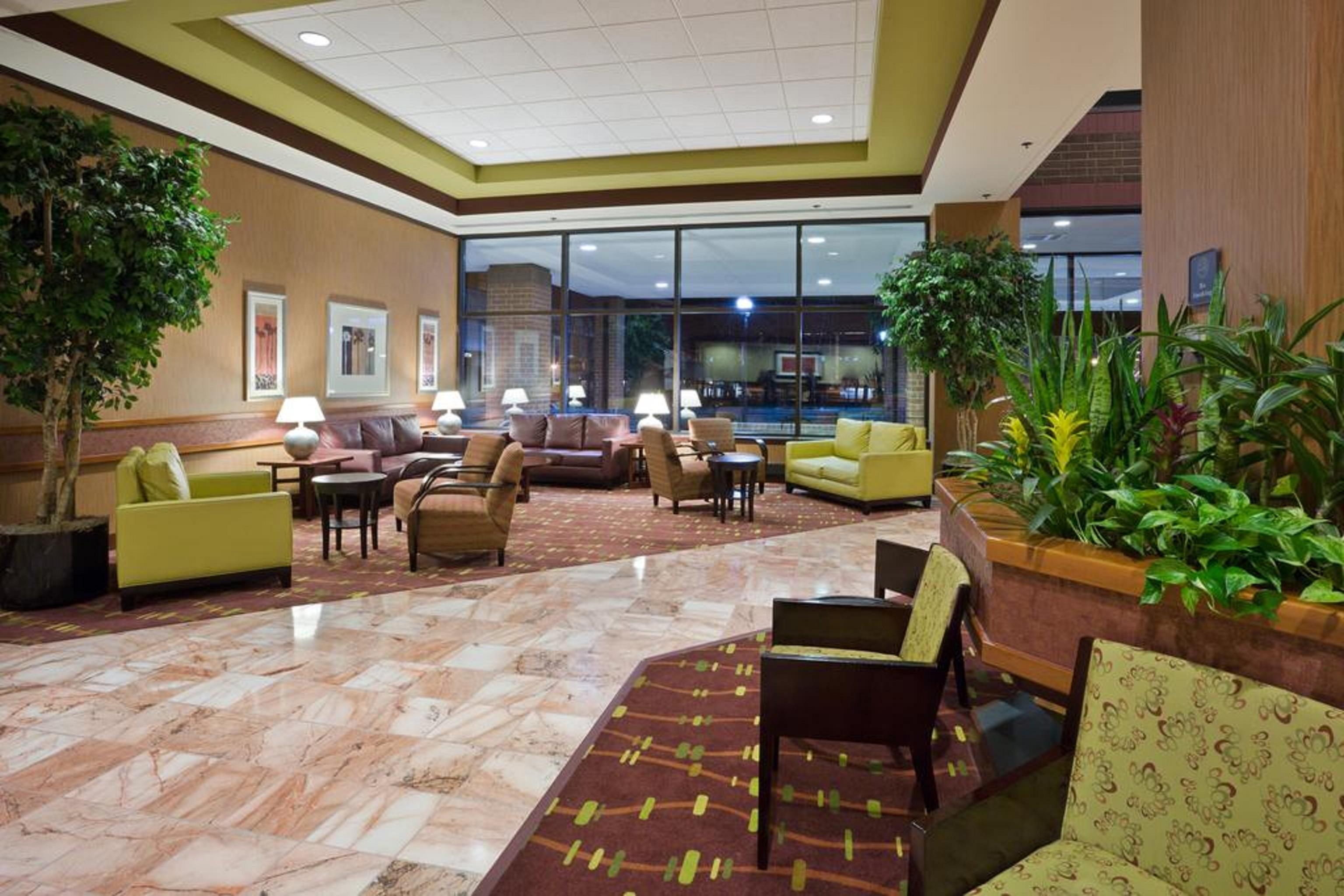 Doubletree By Hilton Lansing Hotel Екстериор снимка