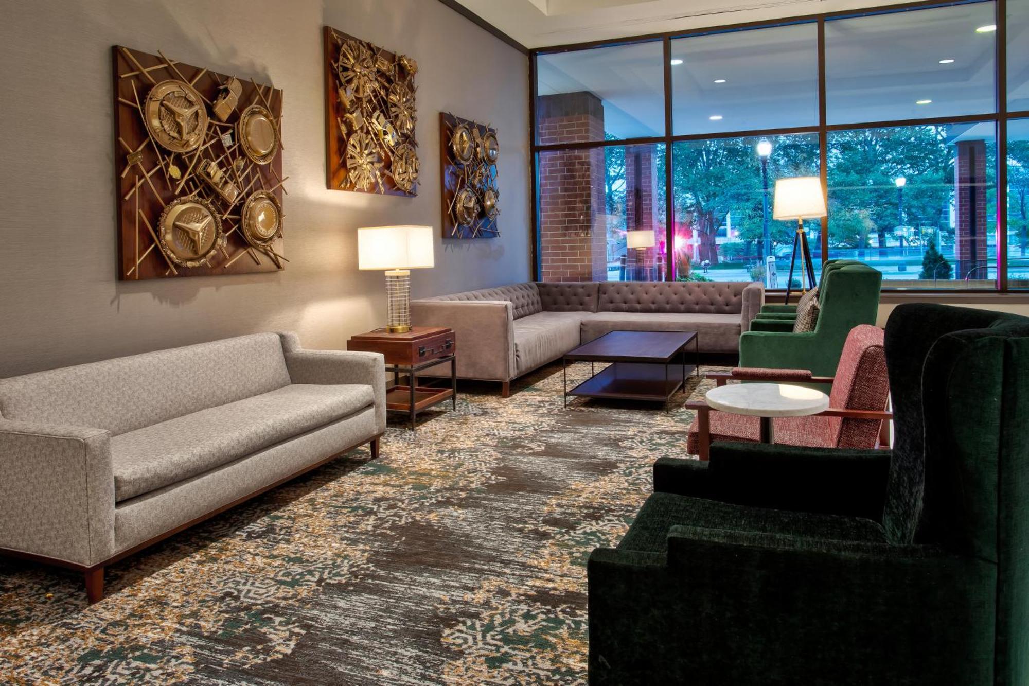Doubletree By Hilton Lansing Hotel Екстериор снимка