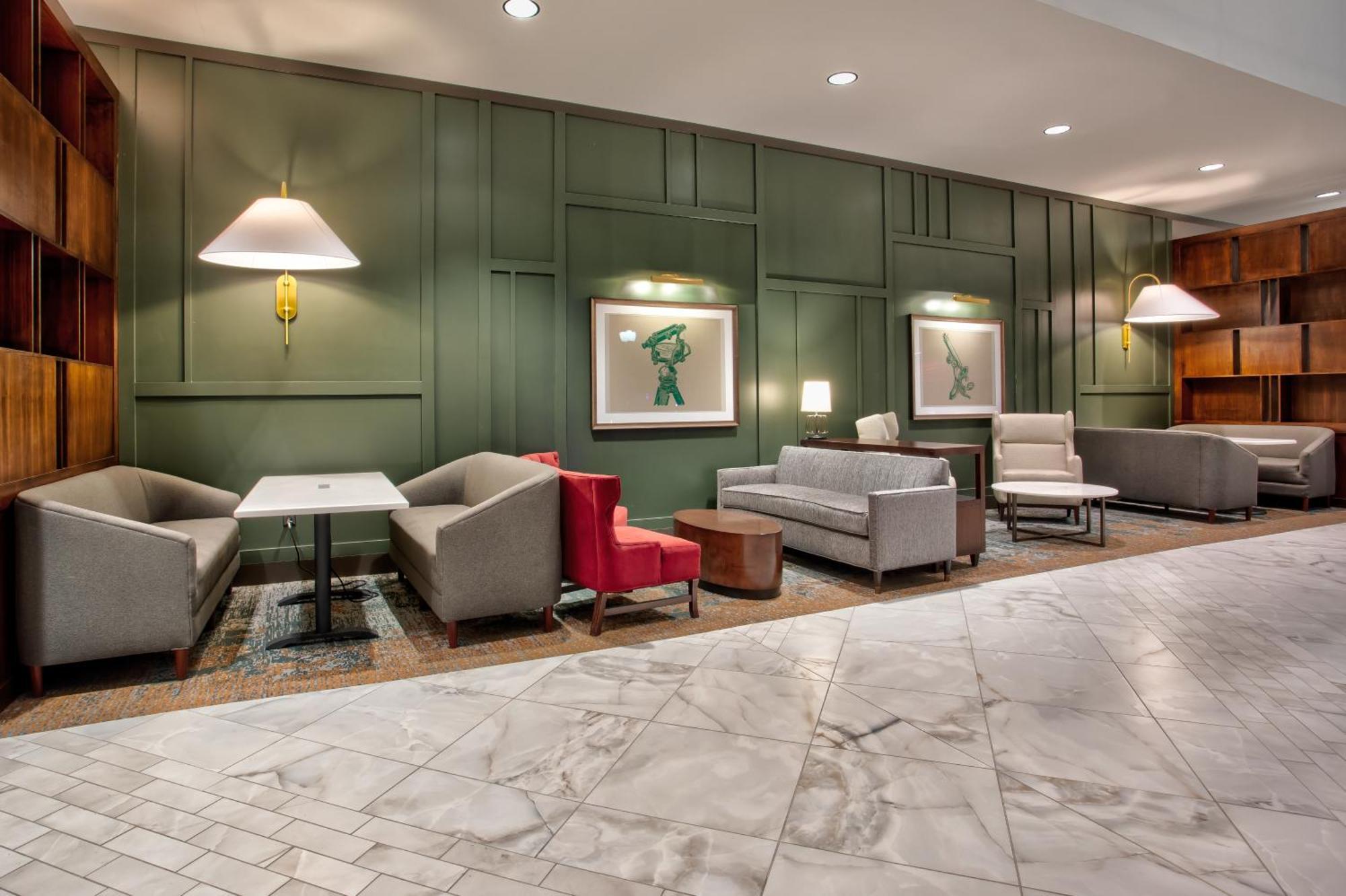 Doubletree By Hilton Lansing Hotel Екстериор снимка