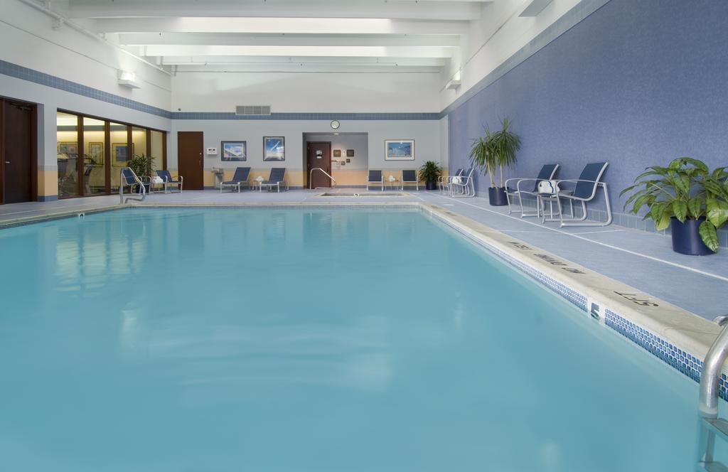 Doubletree By Hilton Lansing Hotel Съоръжения снимка